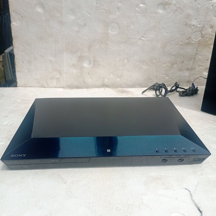 Продам 3D Blu-ray домашний кинотеатр Sony BDV-E4100