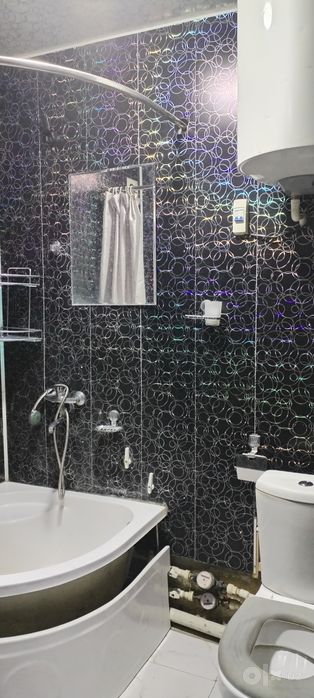 Чирчик, 4м/н 24дом,4этаж, 2х ком, 33000у.е