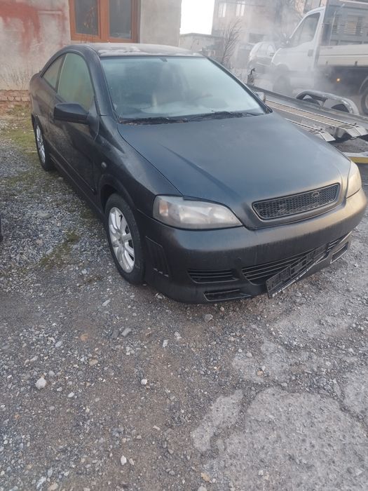 Опел Бертоне 1.8 На части