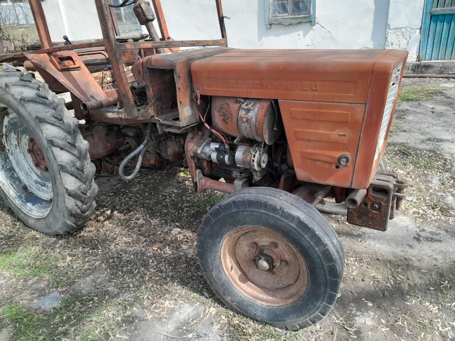 Трактор Т - 25 на ходу