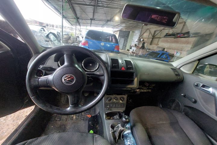 Bara fata Volkswagen VW Polo a 3-a generatie 6N