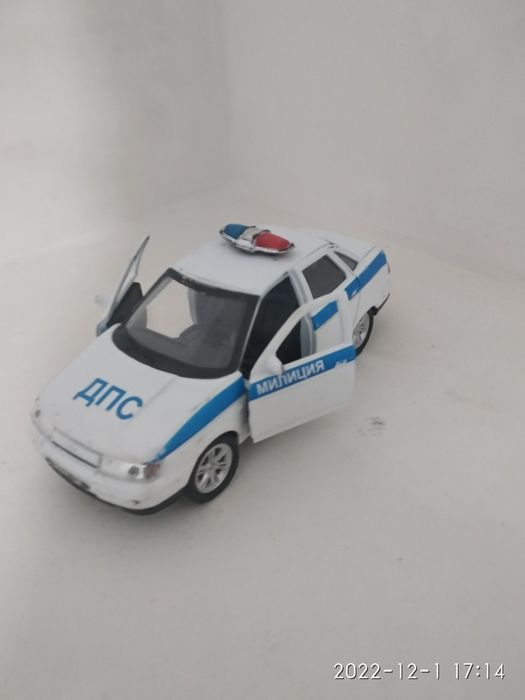 Продам машинку игрушку.