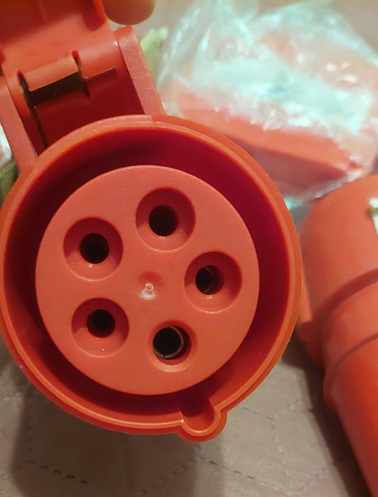 Alarma de incendiu manuala, Polon-Alfa Priza trifazata 16A