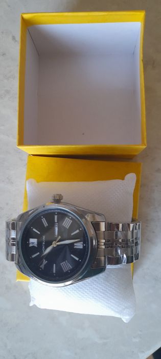 Часы , новые продаются