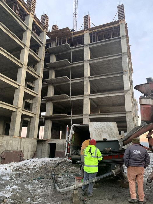 Услуга със Стационарна Бетон Помпа