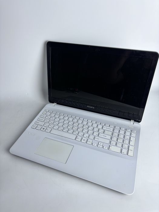 Ноутбук Sony Vaio core i3 с видеокартой