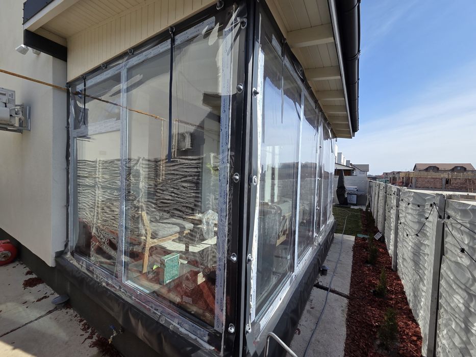 Prelata terasa cu fermuar si bride, ușa si sort