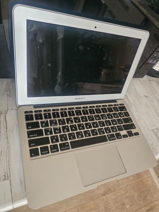 Продам мак бук Mac book pro сумка в комплекте