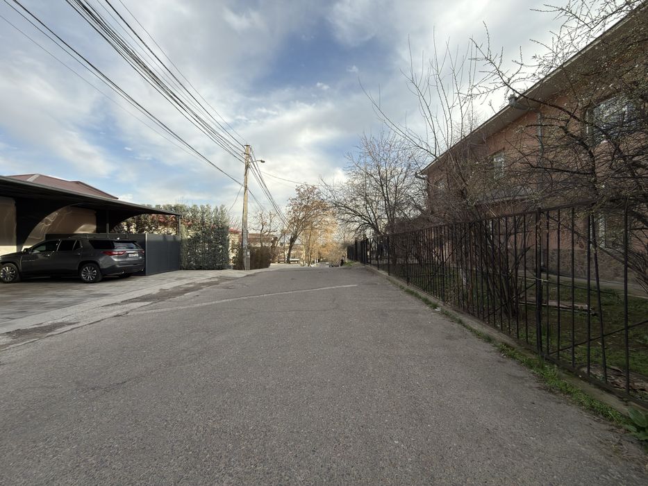 Продажа участка Луначарский 10 соток Фасад 33метр ширина улица широкая