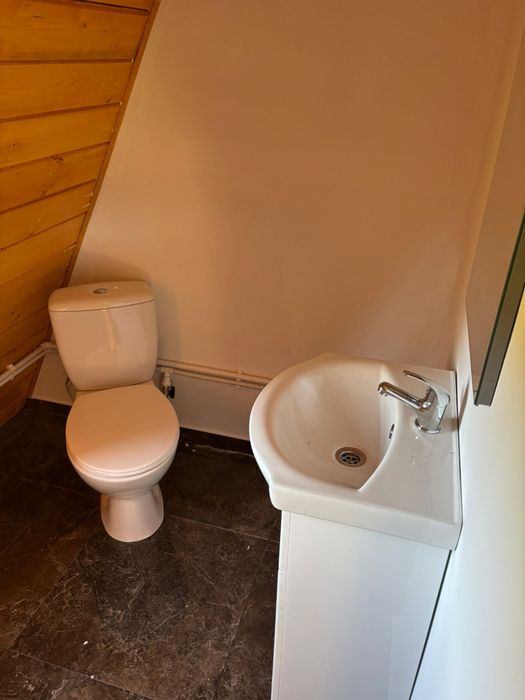 Proprietar vand Cabana A frame construcție noua
