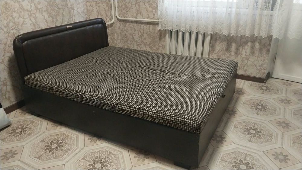 Отдам даром. Спальня и шфанер сейчас только если сами заберете. Обоих