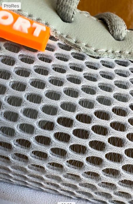 Кроссовки летние