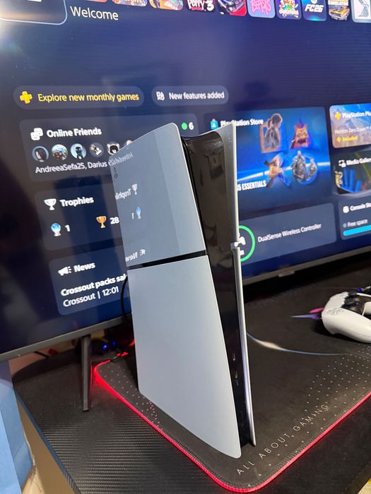 De vânzare PlayStation 5 slim 1tb SSD , in stare ca nou folosit putin curatat mereu de praf !