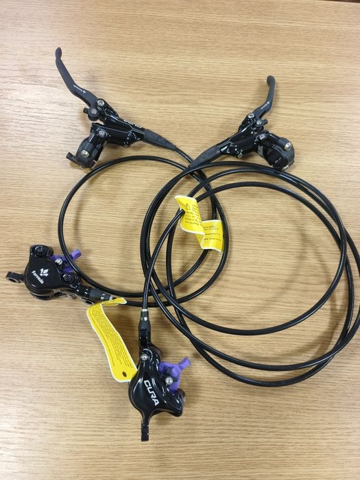 НОВИ Комплект дискови спирачки Formula Cura двубутални