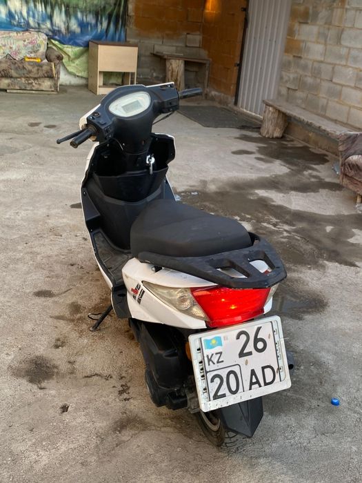 Продается Скутер м8.