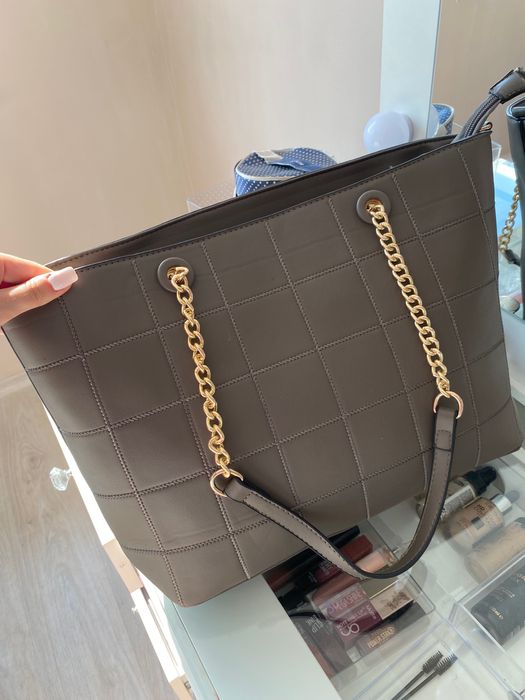 ЧИСТО НОВА дамска чанта!