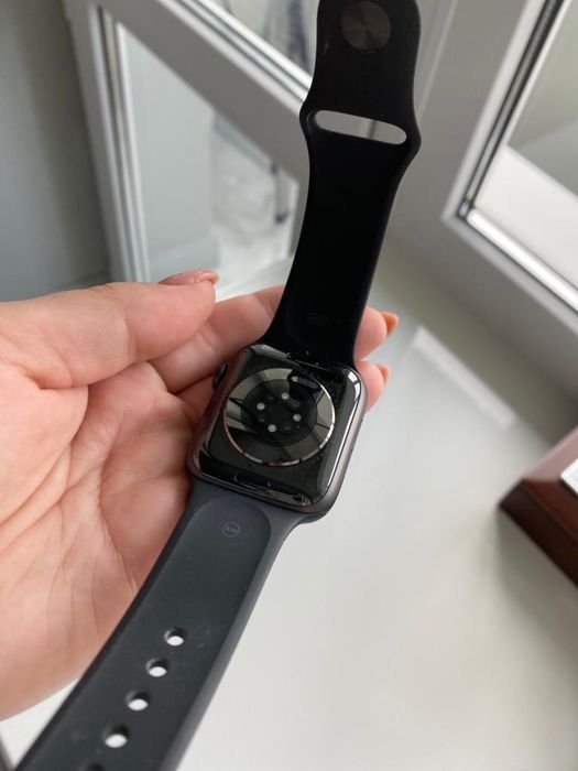 Apple Watch 6, 44 мм