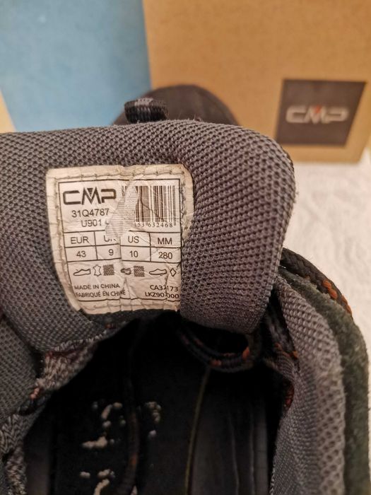 Продавам мъжки туристически обувки CMP