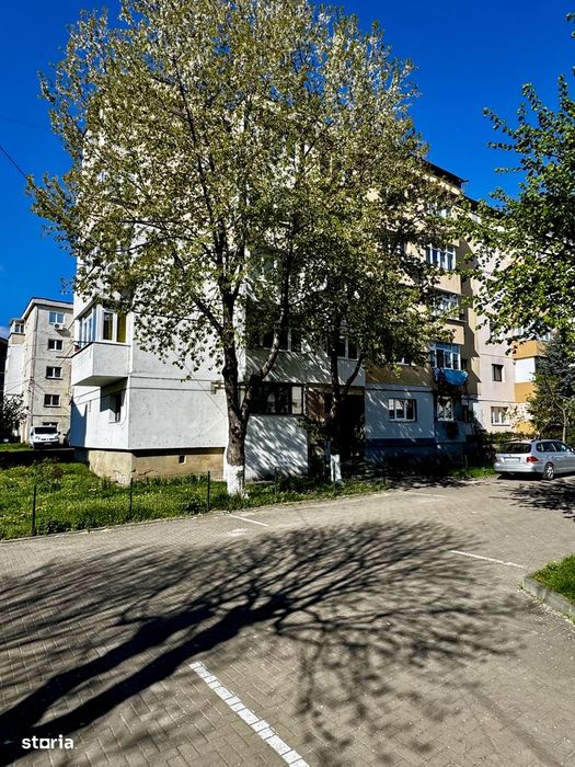 SE VINDE Apartament pe 2nivele situat central in Falticeni, jud. SV
