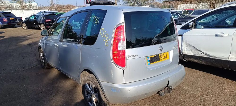 Dezmembrari / Dezmembrez Skoda Roomster Praktik (5J) [Fabr 2006-2015] 1.2 TSI CBZA cutie viteze manuala cod culoare LA7W