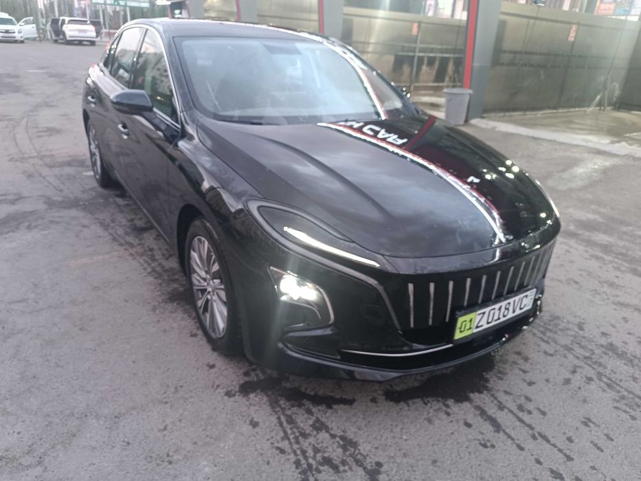 Продам свою машину HONGQI EQM5
