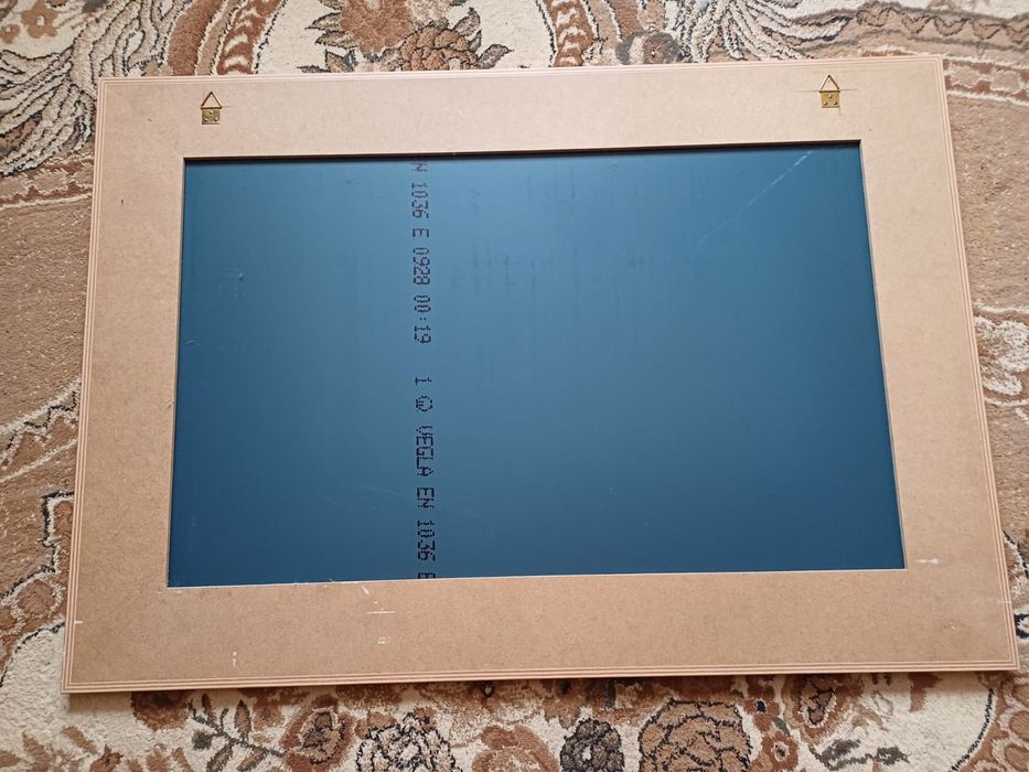 Oglinda cu rama de MDF