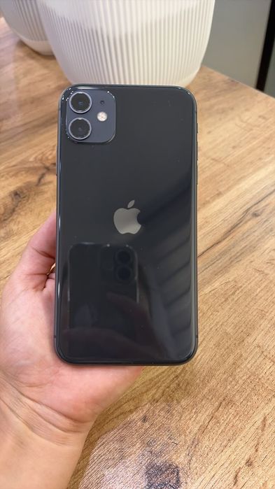 Продам iPhone 11