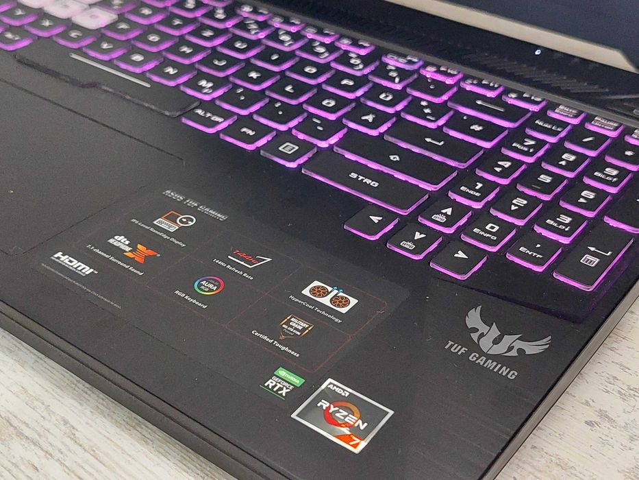 16GB RAM, RTX 2060 6GB 144Hz FULL HD 15.6" геймърски лаптоп Asus TUF Gaming FX505DV