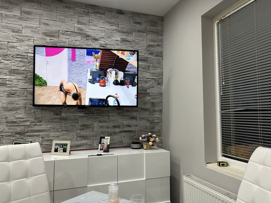 Ремонт на бани и други вътрешни ремонти.