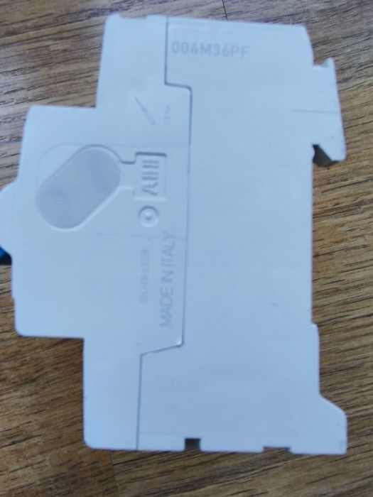 Vând  sigurante diferentiale mono și trifazice