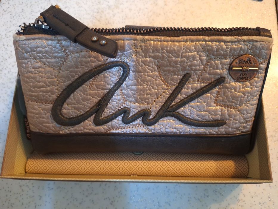 Лот портфейл и две чанти от една серия Anekke +раница