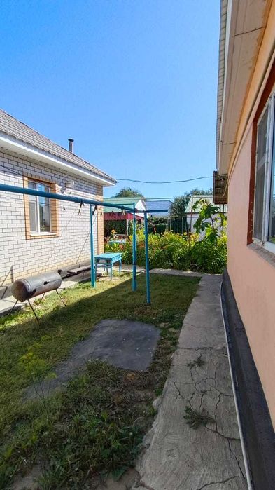 Продам 2 дома во 1 дворе