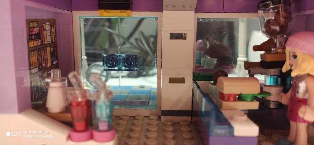 Lego friends cladirea de pe Strada principala cu Cateva accesorii si liftul lipsa