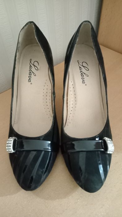 Продам туфли женские