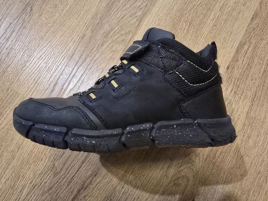 Ghete Geox baiat