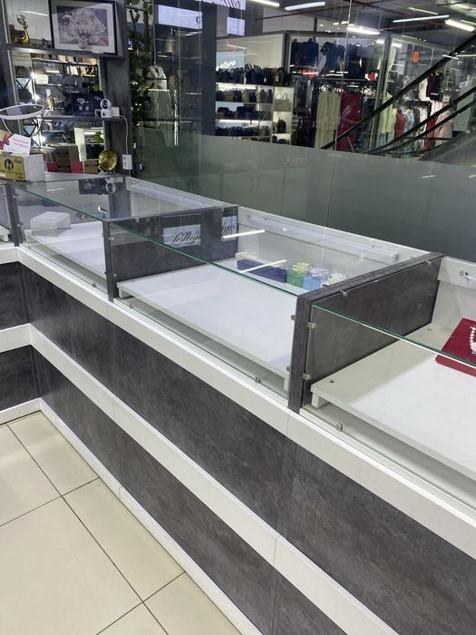 продам мебель для бутика , новая.