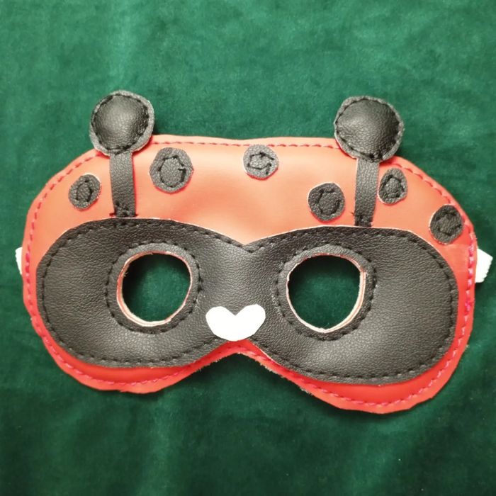 Маска "Божья коровка" для детей