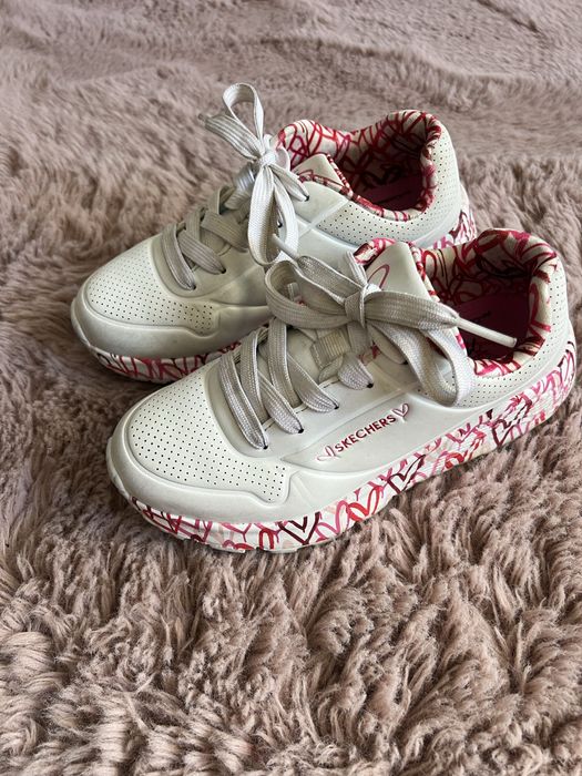 Adidasi Skechers albi cu platforma copii