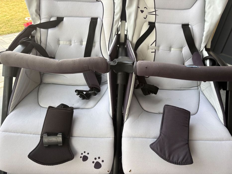 Carucior gemeni de vanzare Chico Ohlala