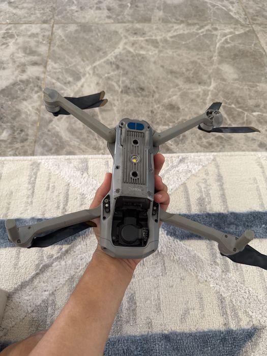 Дрон DJI Mavic AIR 2