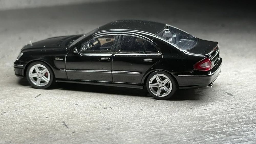 Mercedes-Benz E63 W211