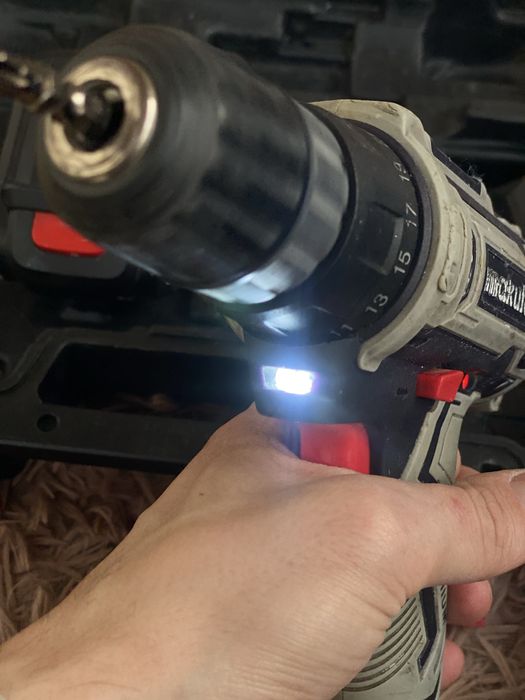 Шуруповерт акквиуляторный