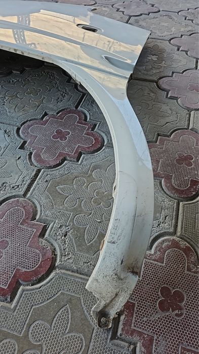 Левое крыло от делика 2005