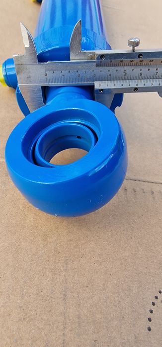 Cilindru hidraulic 420 mm deschide 220 mm tija grosime 35 mm bolturi 3