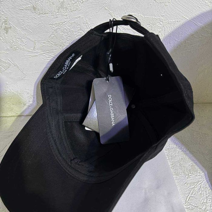 Маркови шапки с ръчно изработена бродерия лого markovi shapki broderia