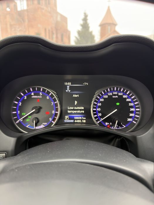 Infiniti Q50 S Hybrid / 375 cai / v6