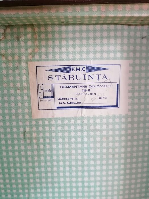 Geamantan vechi din 1972