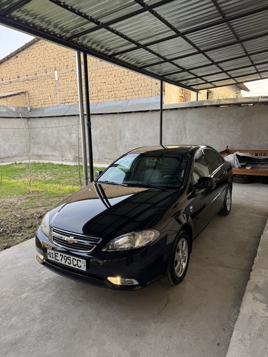 Gentra sotiladi 2023  qora 3 poz