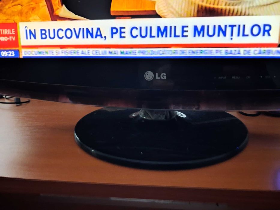 Tv LG mic in stare buna de funcționare