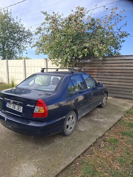 Vand hyndai accent model 2001